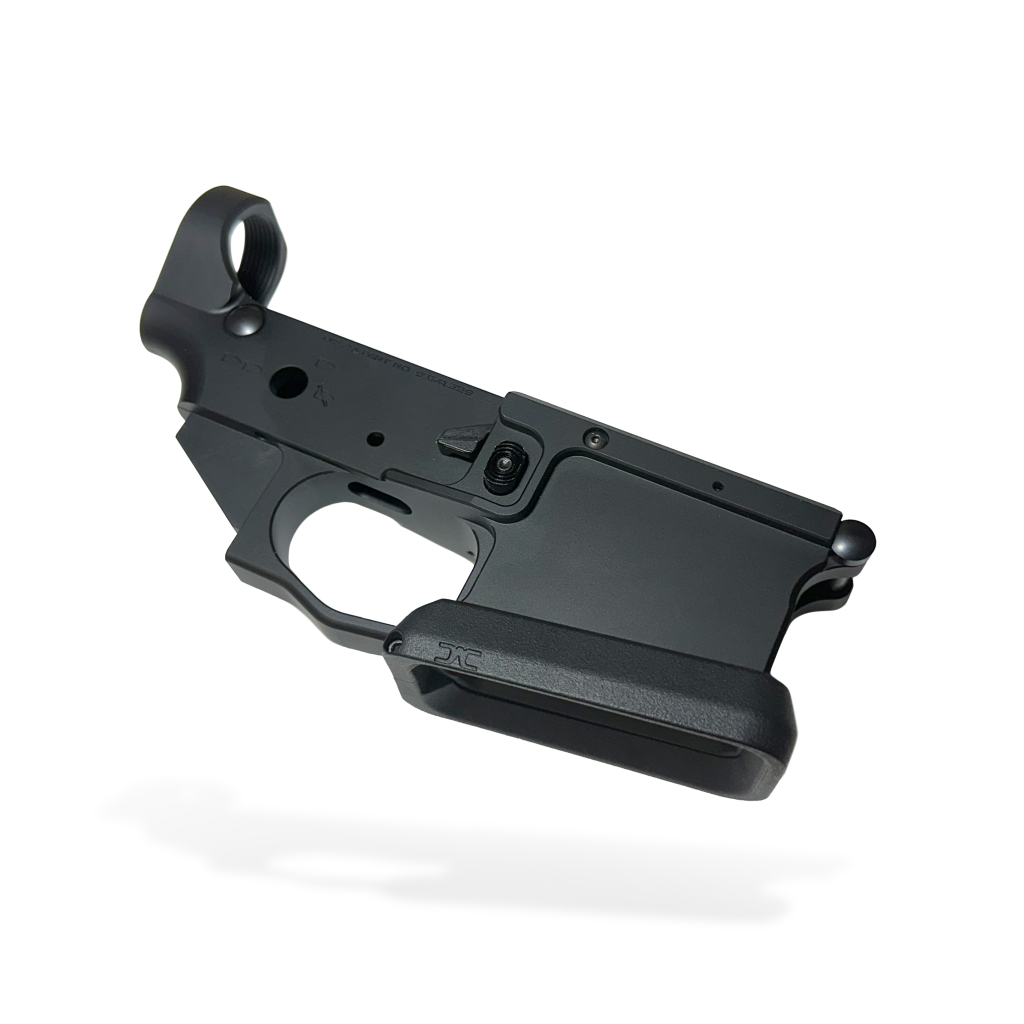 Slip Fit Magwell (SFM™) asennettuna AR-alarunkoon, nopeuttaa lippaan vaihtoa